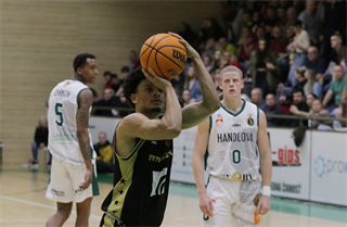 32. Kolo Niké SBL: MBK Handlová - BC Prievidza 81:88 (foto: Ladislav Szibilla)	