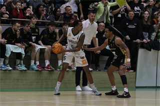 32. Kolo Niké SBL: MBK Handlová - BC Prievidza 81:88 (foto: Ladislav Szibilla)	