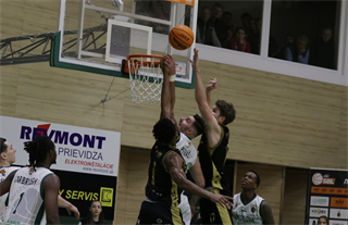 32. Kolo Niké SBL: MBK Handlová - BC Prievidza 81:88 (foto: Ladislav Szibilla)	