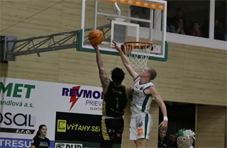 32. Kolo Niké SBL: MBK Handlová - BC Prievidza 81:88 (foto: Ladislav Szibilla)	