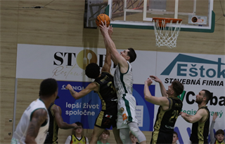 32. Kolo Niké SBL: MBK Handlová - BC Prievidza 81:88 (foto: Ladislav Szibilla)	