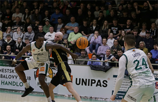 32. Kolo Niké SBL: MBK Handlová - BC Prievidza 81:88 (foto: Ladislav Szibilla)	