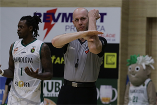 32. Kolo Niké SBL: MBK Handlová - BC Prievidza 81:88 (foto: Ladislav Szibilla)	
