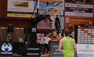 36. Kolo Niké SBL: BC Prievidza - Slávia SPU Nitra 106:68 (foto: Ladislav Szibilla)	