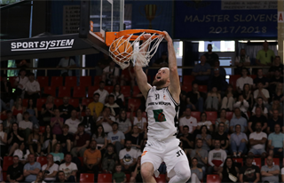 1. zápas štvrťfinále Niké SBL: BC Prievidza - Inter Bratislava 88:84 (foto: Ladislav Szibilla)	