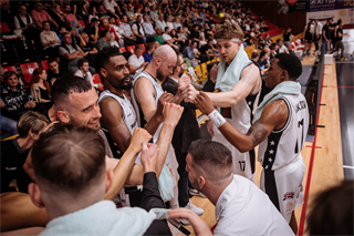 1. štvrťfinále Niké SBL: BC Prievidza - Inter Bratislava 88:84 (foto: Vladimír Králik)	