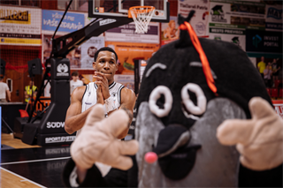 1. štvrťfinále Niké SBL: BC Prievidza - Inter Bratislava 88:84 (foto: Vladimír Králik)	