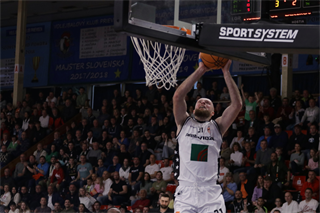 3. zápas štvrťfinále Niké SBL: BC Prievidza - Inter Bratislava 79:69 (foto: Ladislav Szibilla)	