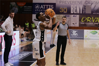 3. zápas štvrťfinále Niké SBL: BC Prievidza - Inter Bratislava 79:69 (foto: Ladislav Szibilla)	