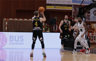3. zápas štvrťfinále Niké SBL: BC Prievidza - Inter Bratislava 79:69 (foto: Ladislav Szibilla)	