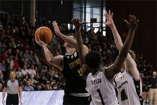 3. zápas štvrťfinále Niké SBL: BC Prievidza - Inter Bratislava 79:69 (foto: Ladislav Szibilla)	