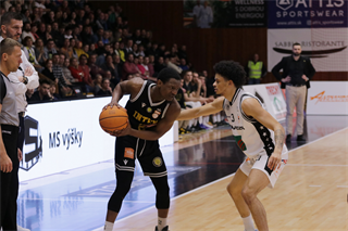 3. zápas štvrťfinále Niké SBL: BC Prievidza - Inter Bratislava 79:69 (foto: Ladislav Szibilla)	