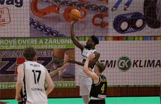 3. zápas štvrťfinále Niké SBL: BC Prievidza - Inter Bratislava 79:69 (foto: Ladislav Szibilla)	