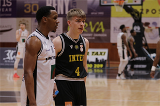 3. zápas štvrťfinále Niké SBL: BC Prievidza - Inter Bratislava 79:69 (foto: Ladislav Szibilla)	