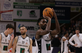 3. zápas štvrťfinále Niké SBL: BC Prievidza - Inter Bratislava 79:69 (foto: Ladislav Szibilla)	