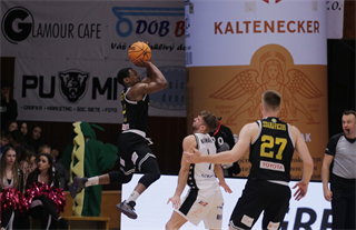 3. zápas štvrťfinále Niké SBL: BC Prievidza - Inter Bratislava 79:69 (foto: Ladislav Szibilla)	