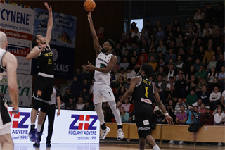 3. zápas štvrťfinále Niké SBL: BC Prievidza - Inter Bratislava 79:69 (foto: Ladislav Szibilla)	