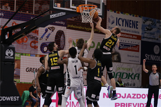 3. zápas štvrťfinále Niké SBL: BC Prievidza - Inter Bratislava 79:69 (foto: Ladislav Szibilla)	