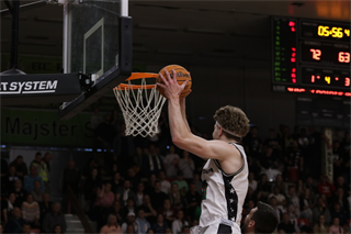 3. zápas štvrťfinále Niké SBL: BC Prievidza - Inter Bratislava 79:69 (foto: Ladislav Szibilla)	