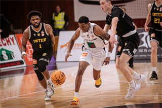 3. štvrťfinále Niké SBL: BC Prievidza - Inter Bratislava 79:69 (foto: Vladimír Králik)	