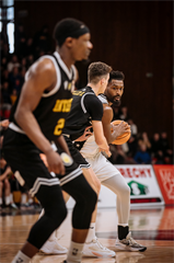 3. štvrťfinále Niké SBL: BC Prievidza - Inter Bratislava 79:69 (foto: Vladimír Králik)	