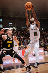 3. štvrťfinále Niké SBL: BC Prievidza - Inter Bratislava 79:69 (foto: Vladimír Králik)	