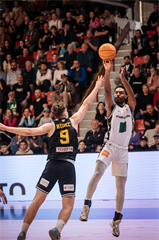 3. štvrťfinále Niké SBL: BC Prievidza - Inter Bratislava 79:69 (foto: Vladimír Králik)	