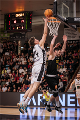 3. štvrťfinále Niké SBL: BC Prievidza - Inter Bratislava 79:69 (foto: Vladimír Králik)	