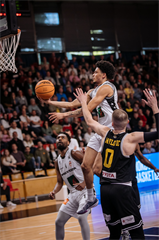 3. štvrťfinále Niké SBL: BC Prievidza - Inter Bratislava 79:69 (foto: Vladimír Králik)	