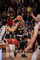 3. štvrťfinále Niké SBL: BC Prievidza - Inter Bratislava 79:69 (foto: Vladimír Králik)	