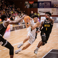 3. štvrťfinále Niké SBL: BC Prievidza - Inter Bratislava 79:69 (foto: Vladimír Králik)	