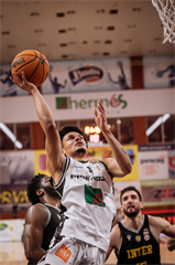 3. štvrťfinále Niké SBL: BC Prievidza - Inter Bratislava 79:69 (foto: Vladimír Králik)	