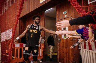 3. štvrťfinále Niké SBL: BC Prievidza - Inter Bratislava 79:69 (foto: Vladimír Králik)	