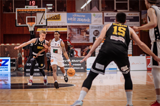 3. štvrťfinále Niké SBL: BC Prievidza - Inter Bratislava 79:69 (foto: Vladimír Králik)	