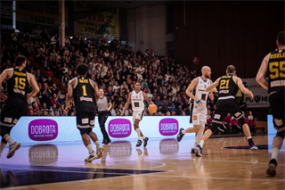 3. štvrťfinále Niké SBL: BC Prievidza - Inter Bratislava 79:69 (foto: Vladimír Králik)	