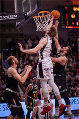 3. štvrťfinále Niké SBL: BC Prievidza - Inter Bratislava 79:69 (foto: Vladimír Králik)	