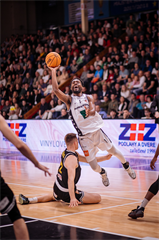 3. štvrťfinále Niké SBL: BC Prievidza - Inter Bratislava 79:69 (foto: Vladimír Králik)	