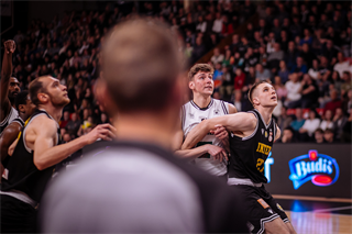 3. štvrťfinále Niké SBL: BC Prievidza - Inter Bratislava 79:69 (foto: Vladimír Králik)	