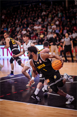 3. štvrťfinále Niké SBL: BC Prievidza - Inter Bratislava 79:69 (foto: Vladimír Králik)	