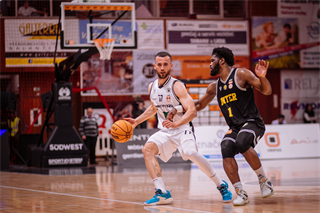 3. štvrťfinále Niké SBL: BC Prievidza - Inter Bratislava 79:69 (foto: Vladimír Králik)	
