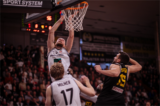 3. štvrťfinále Niké SBL: BC Prievidza - Inter Bratislava 79:69 (foto: Vladimír Králik)	
