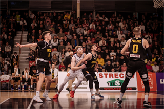 3. štvrťfinále Niké SBL: BC Prievidza - Inter Bratislava 79:69 (foto: Vladimír Králik)	