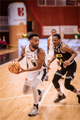 3. štvrťfinále Niké SBL: BC Prievidza - Inter Bratislava 79:69 (foto: Vladimír Králik)	