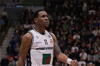 5. zápas štvrťfinále Niké SBL: BC Prievidza - Inter Bratislava 79:78 (foto: Ladislav Szibilla)	