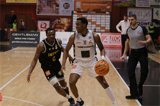 5. zápas štvrťfinále Niké SBL: BC Prievidza - Inter Bratislava 79:78 (foto: Ladislav Szibilla)	