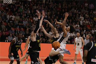 5. zápas štvrťfinále Niké SBL: BC Prievidza - Inter Bratislava 79:78 (foto: Ladislav Szibilla)	