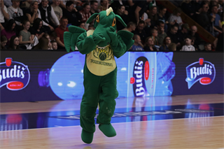 5. zápas štvrťfinále Niké SBL: BC Prievidza - Inter Bratislava 79:78 (foto: Ladislav Szibilla)	