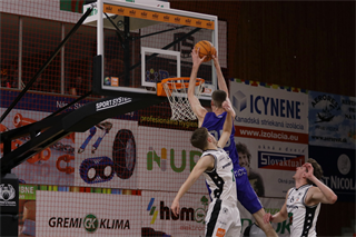 1. zápas semifinále Niké SBL: BC Prievidza - Spišskí Rytieri 81:83 (foto: Ladislav Szibilla)	