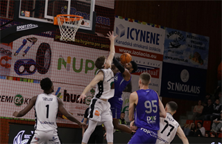 1. zápas semifinále Niké SBL: BC Prievidza - Spišskí Rytieri 81:83 (foto: Ladislav Szibilla)	