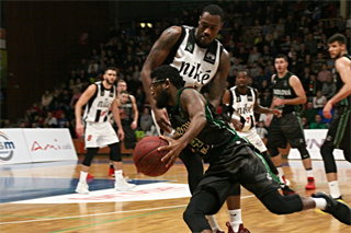 BC Prievidza– MBK Handlová 97:68 (foto: Ladislav Szibilla)